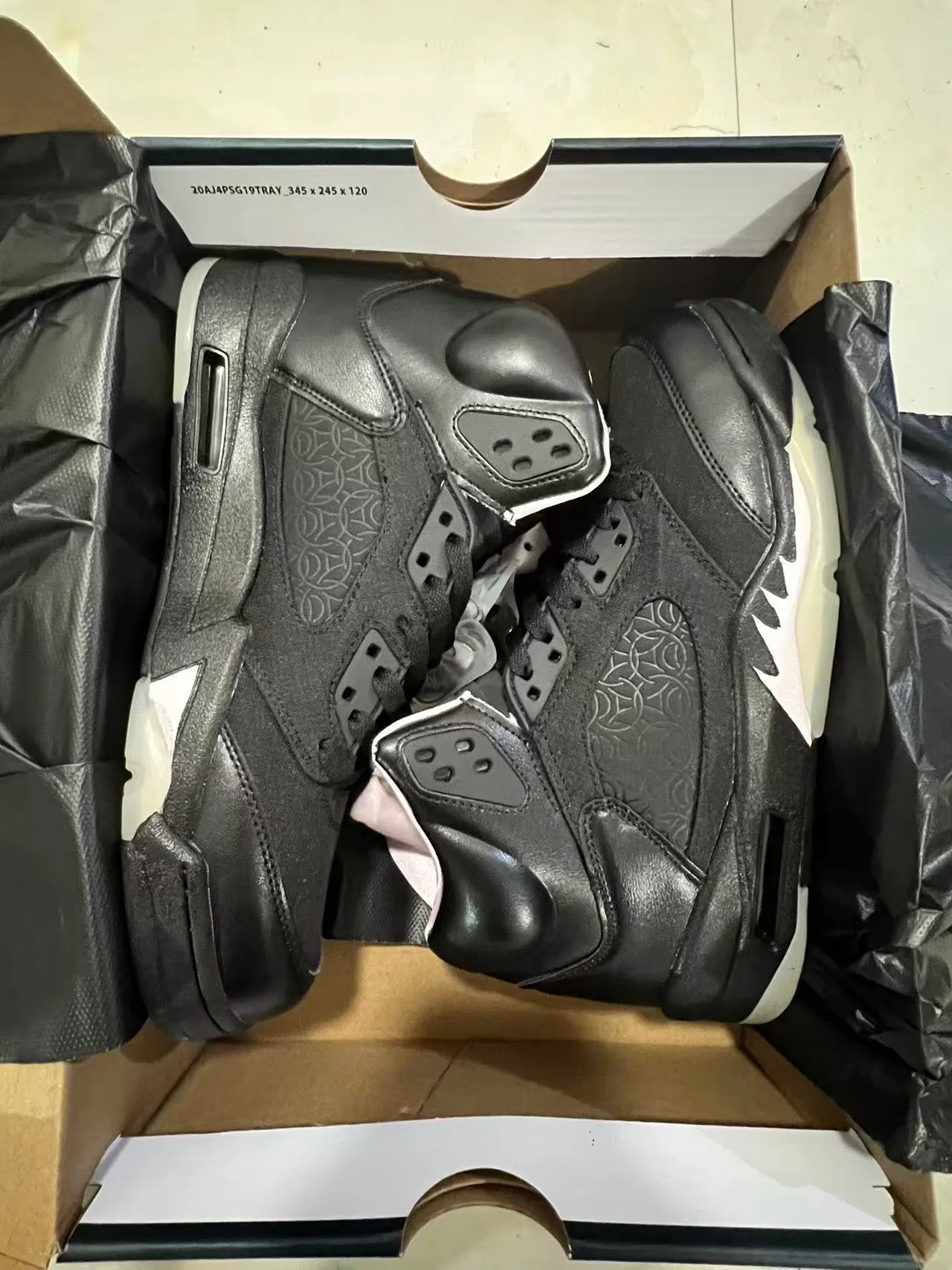 Air Jordan 5 Black White Lightning Bolt Basketball Shoes 9