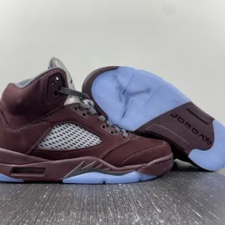 Air Jordan 5 酒红与浅蓝篮球鞋