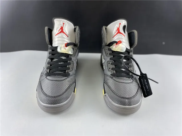 Air Jordan 5 Gray and Yellow Basketball Shoes 4