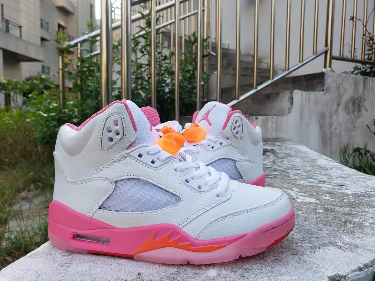 Zapatillas de baloncesto Air Jordan 5 blanco rosa naranja Flame 2