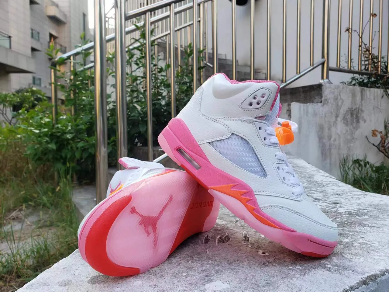 Zapatillas de baloncesto Air Jordan 5 blanco rosa naranja Flame 3