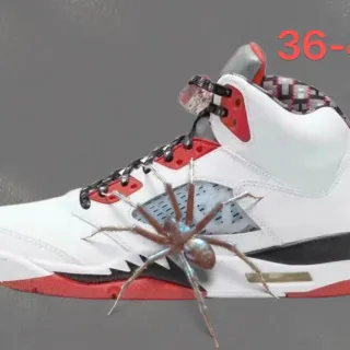 Air Jordan 5 白红黑篮球鞋