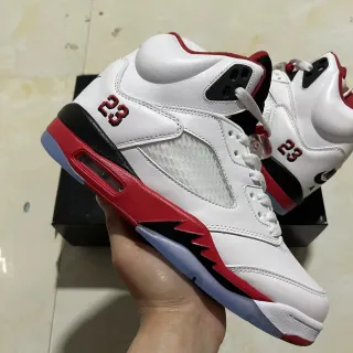 Air Jordan 5 白红黑篮球鞋