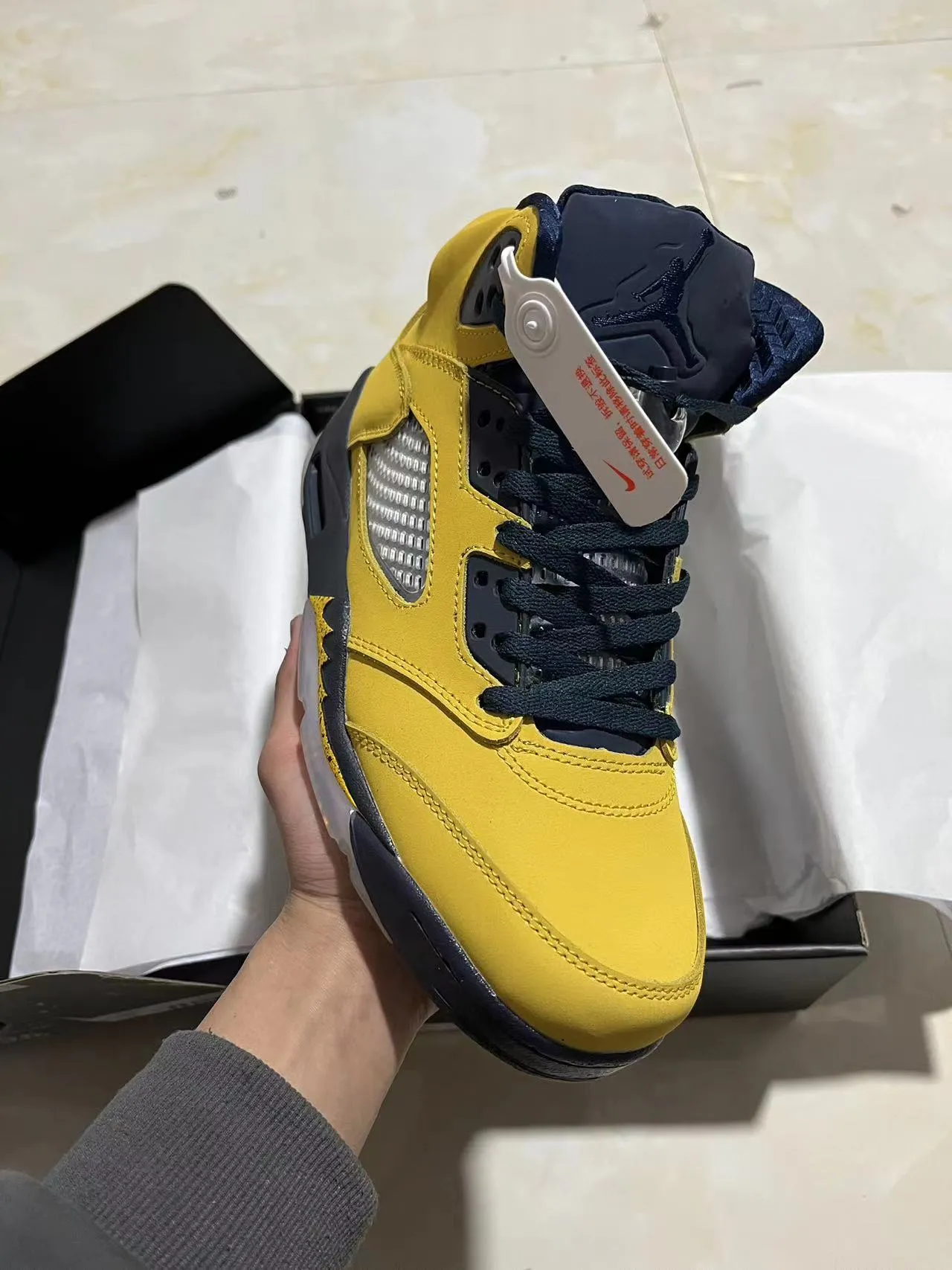 Air Jordan 5 Yellow and Navy Basketball Shoes 2