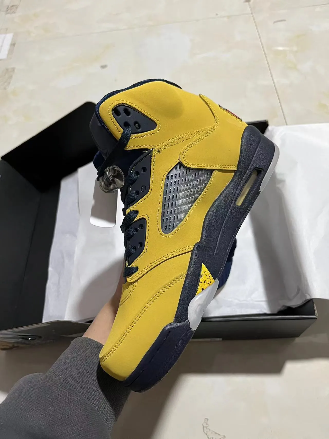 Air Jordan 5 Yellow and Navy Basketball Shoes 4