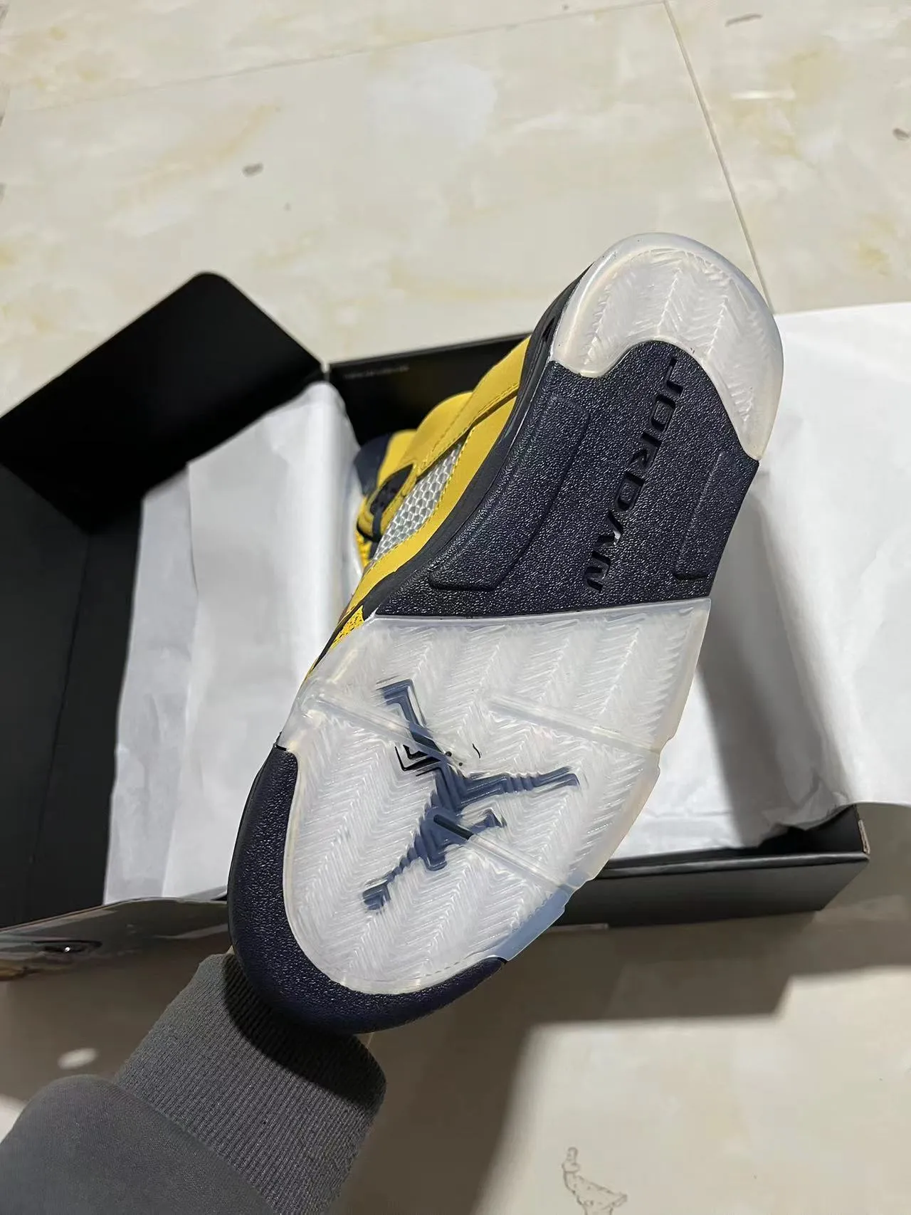 Air Jordan 5 Yellow and Navy Basketball Shoes 5
