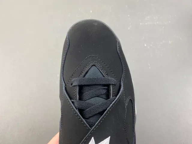 Air Jordan 8 কালো এবং ধাতুকর রূপালী বাস্কেটবল জুতো 5