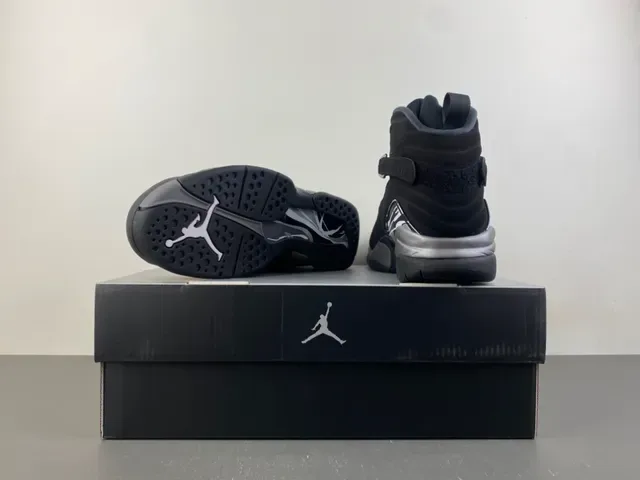 Air Jordan 8 কালো এবং ধাতুকর রূপালী বাস্কেটবল জুতো 16