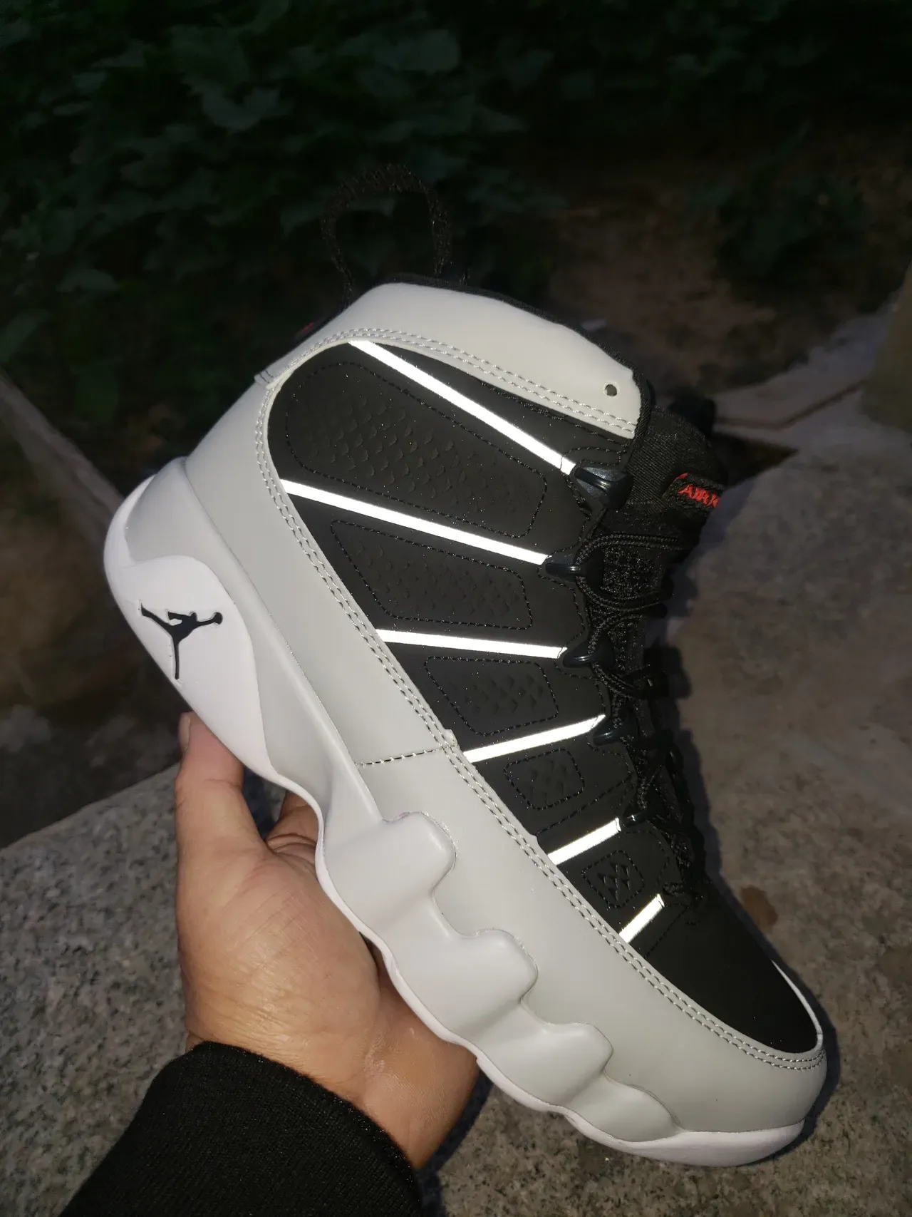 Air Jordan 9 Noir et Blanc Chaussures de Basketball Hautes 3