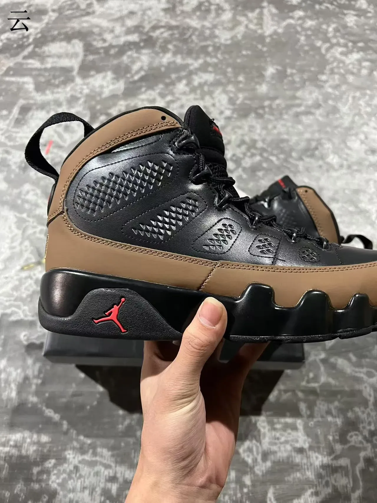 Air Jordan 9 Chaussures de Basketball Noir Tan Rouge 7