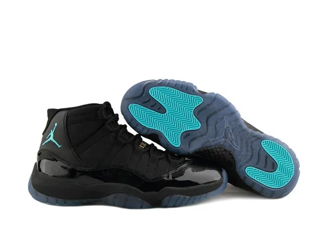 Chaussures de basketball montantes Air Jordan noir et bleu à bout en cuir verni 5