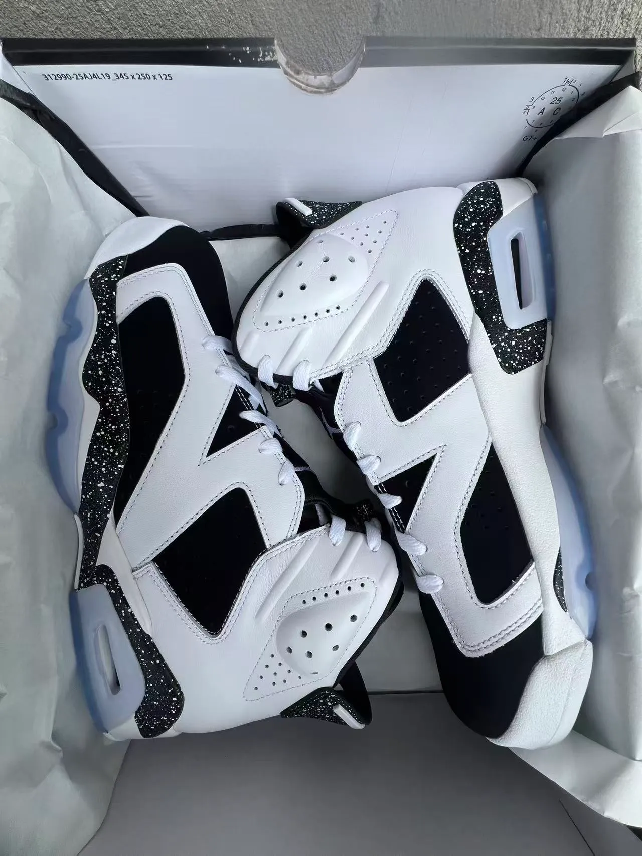 Air Jordan White Black High-Top Silhouette Perforated Leather Upper Basketball Shoes 9