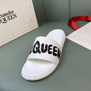 Alexander McQueen Logo Slide सफेद काला चप्पल