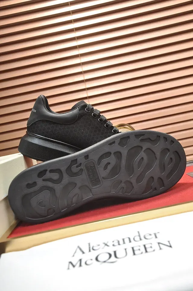 Alexander McQueen 黑色 Oversized 生活方式运动鞋 4