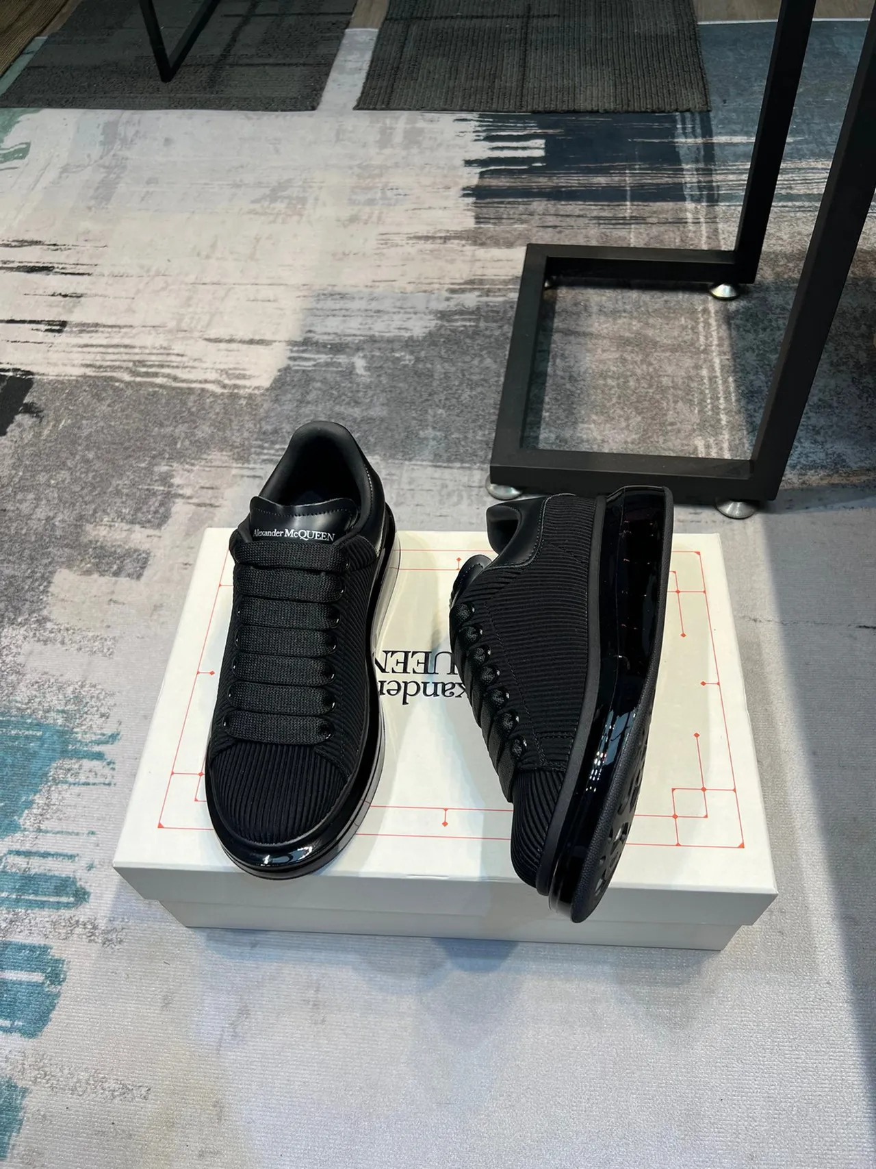 Alexander McQueen Tênis oversized preto de malha lifestyle sneakers 4
