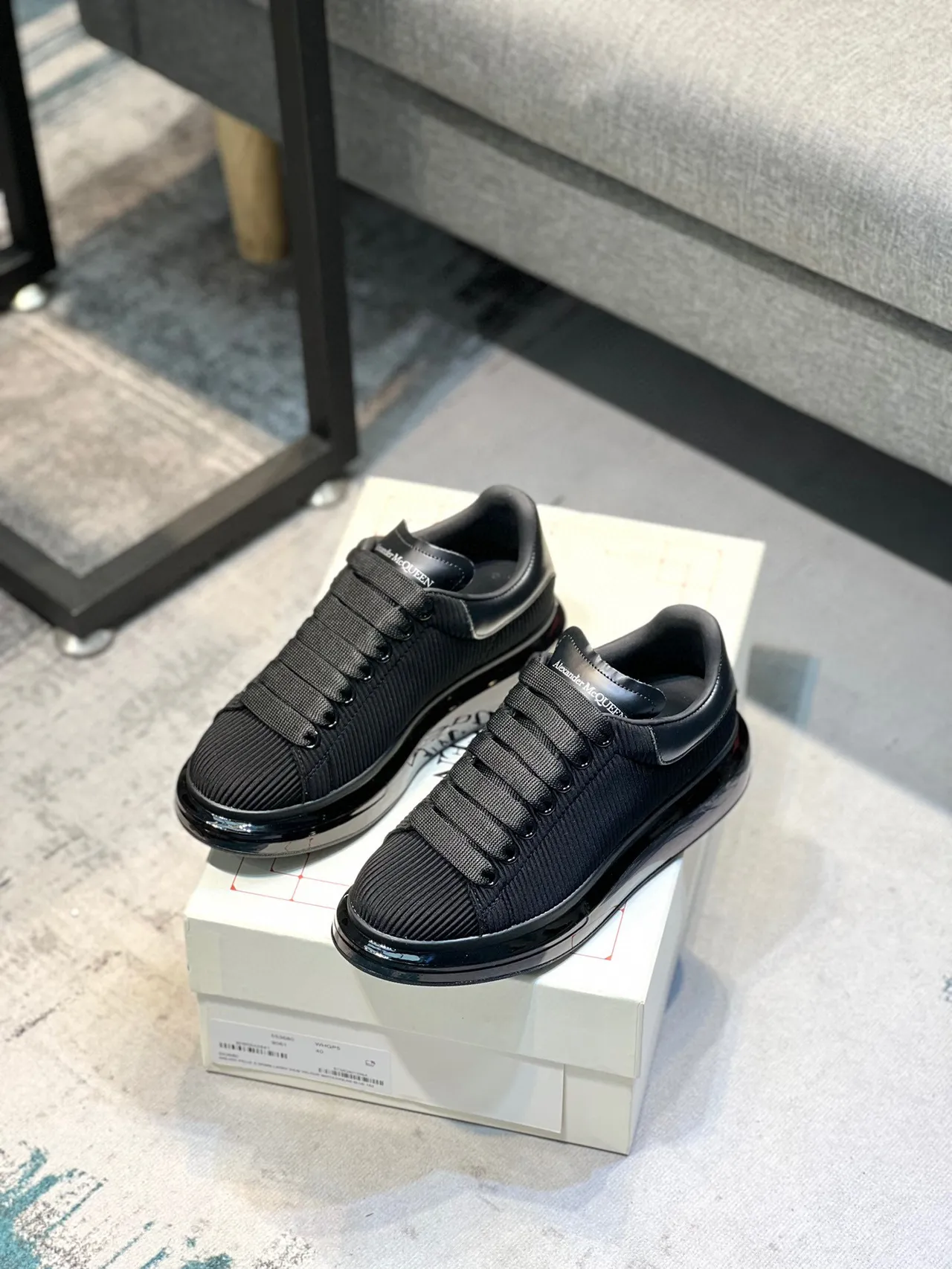 Alexander McQueen Tênis oversized preto de malha lifestyle sneakers 7