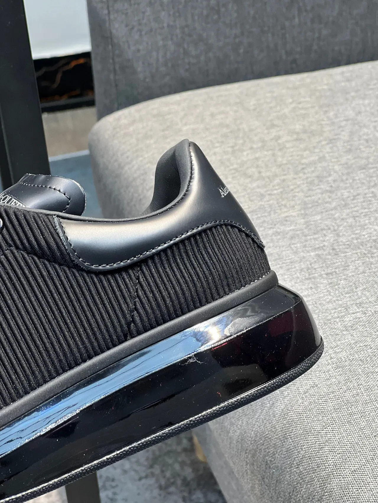 Alexander McQueen Tênis oversized preto de malha lifestyle sneakers 8