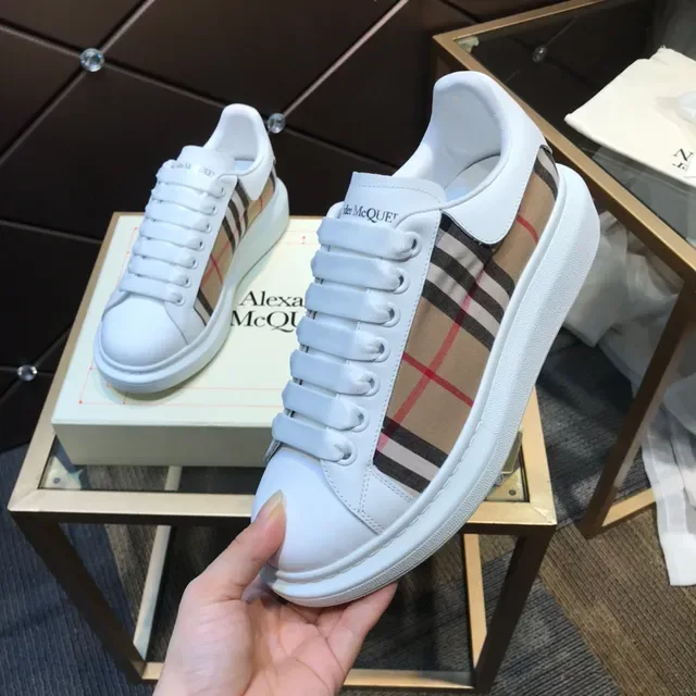 Alexander McQueen حذاء رياضي Oversized أبيض بيج موديل مربعات أسلوب حياة 2