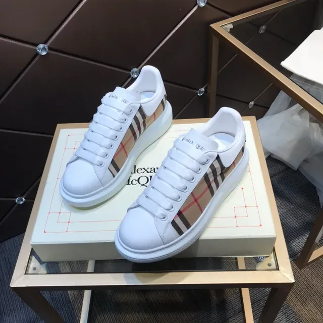 Alexander McQueen حذاء رياضي Oversized أبيض بيج موديل مربعات أسلوب حياة 4