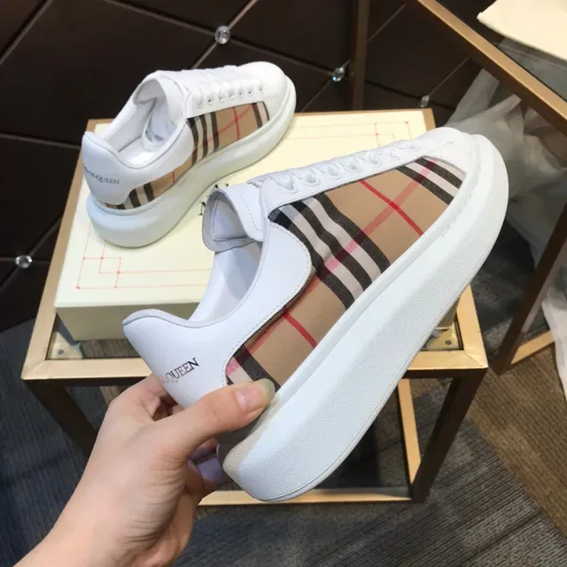 Alexander McQueen حذاء رياضي Oversized أبيض بيج موديل مربعات أسلوب حياة 5