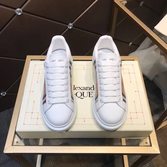 Alexander McQueen حذاء رياضي Oversized أبيض بيج موديل مربعات أسلوب حياة 9