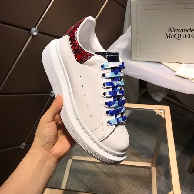Alexander McQueen ওভারসাইজড স্নিকার সাদা নীল প্ল্যাটফর্ম সোল পারফোরেটেড টো বক্স লাইফস্টাইল স্নিকার 2