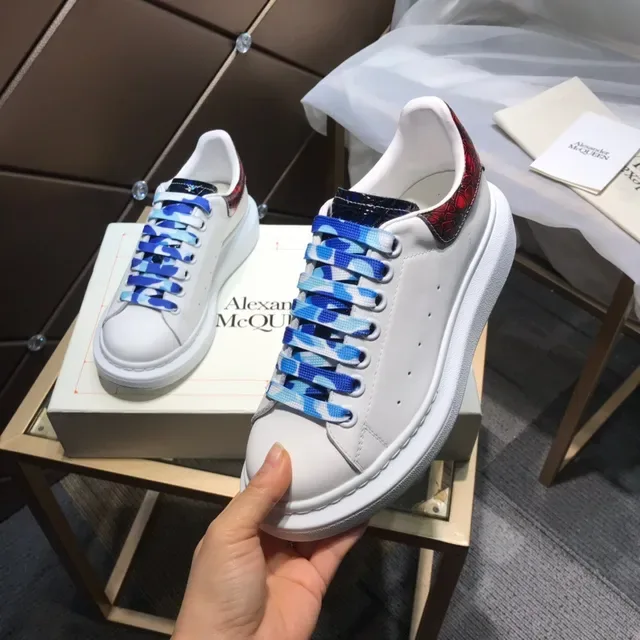 Alexander McQueen ওভারসাইজড স্নিকার সাদা নীল প্ল্যাটফর্ম সোল পারফোরেটেড টো বক্স লাইফস্টাইল স্নিকার 3