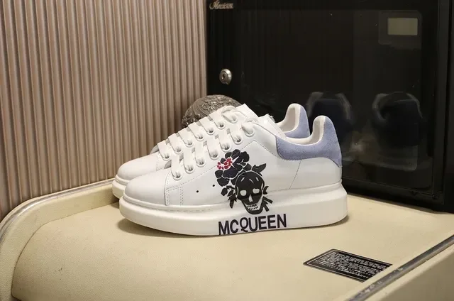 Alexander McQueen Oversized Sneaker White Blue Silhouette Platform Sole Lifestyle Sneakers 9