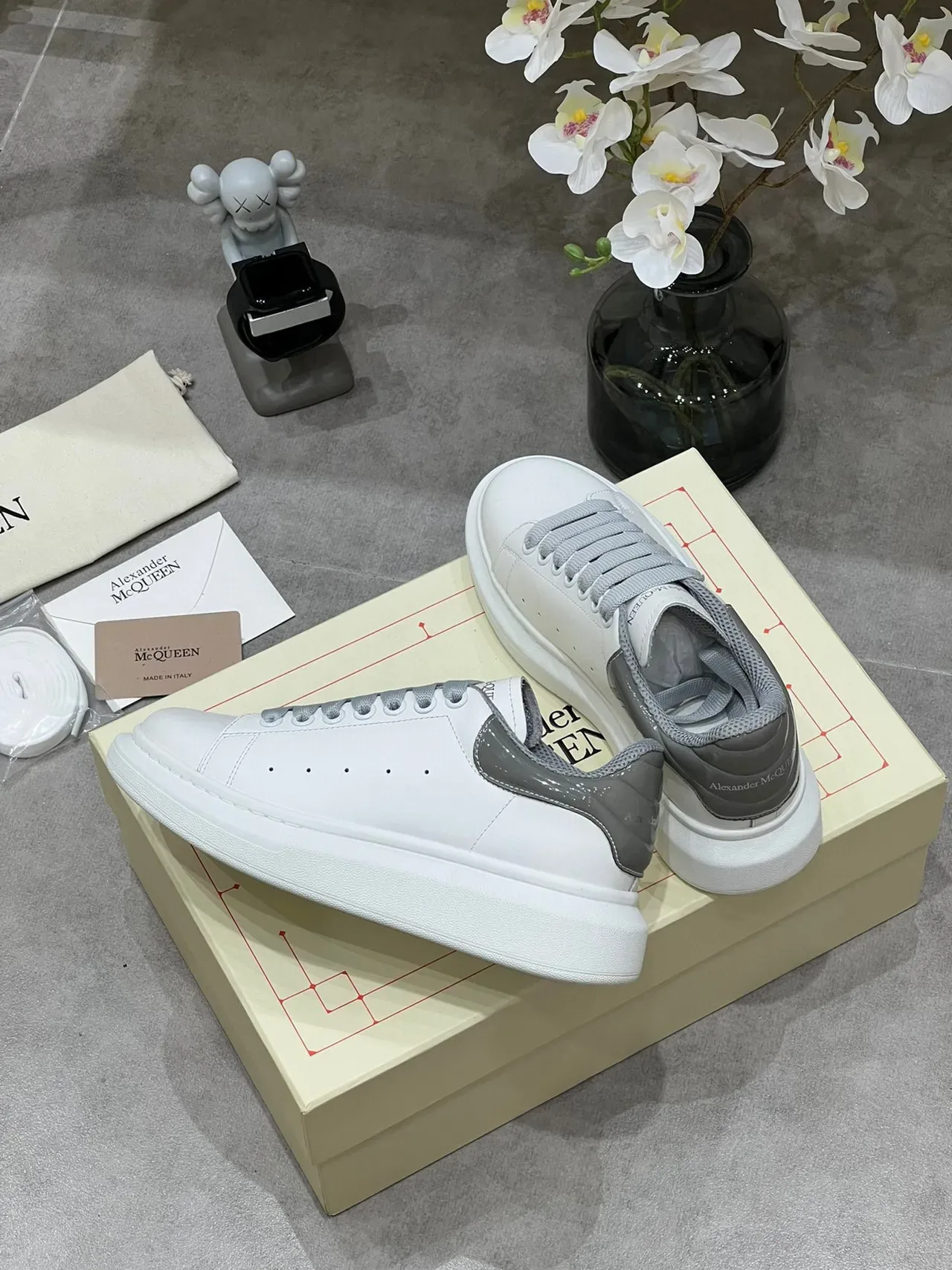 Alexander McQueen 大号运动鞋 白灰 生活方式运动鞋 5