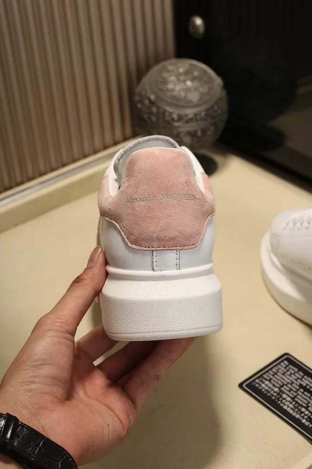Alexander McQueen Tênis oversized branco rosa floral caveira lifestyle sneakers 3