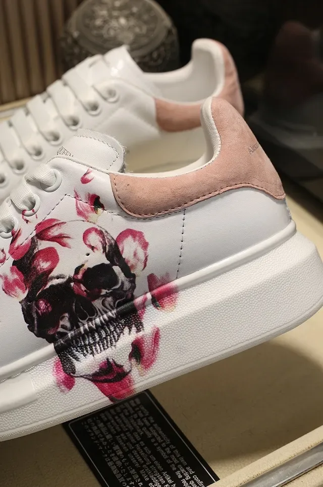 Alexander McQueen Tênis oversized branco rosa floral caveira lifestyle sneakers 4