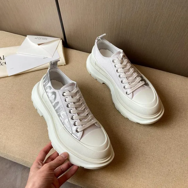 Alexander McQueen Oversized Sneaker White Silver Platform Sole Metallic Side Panel Chunky Sneakers 2