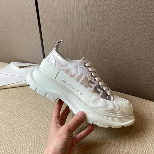 Alexander McQueen Oversized Sneaker White Silver Platform Sole Metallic Side Panel Chunky Sneakers 9
