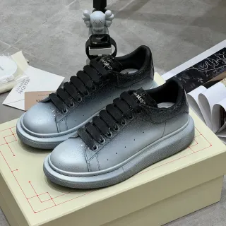 Alexander McQueen चाँदी काला ग्रेडिएंट मेटेलिक फिनिश ओवरसाइज्ड प्लेटफॉर्म सोल लाइफस्टाइल स्नीकर
