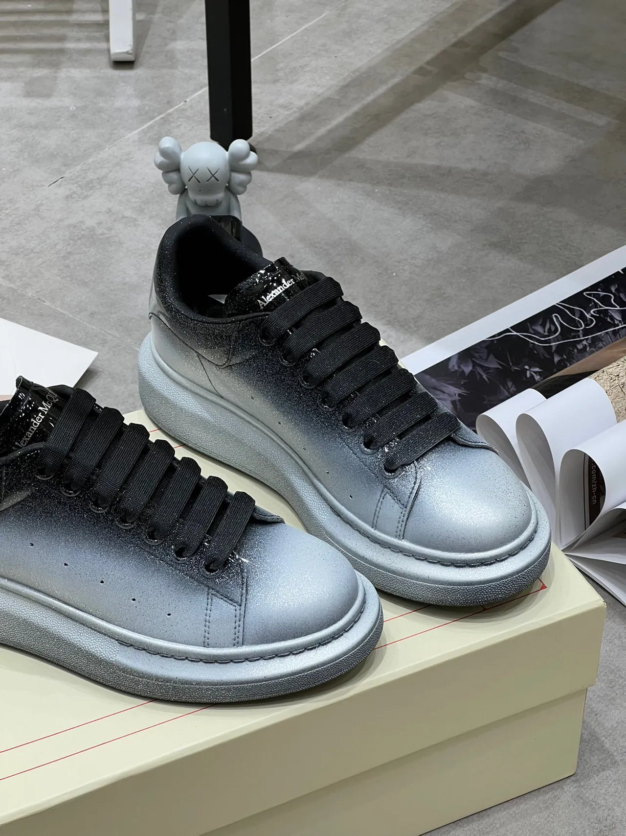 Alexander McQueen Silver Black Gradient Metallic Finish Oversized Platform Sole Lifestyle Sneakers 7