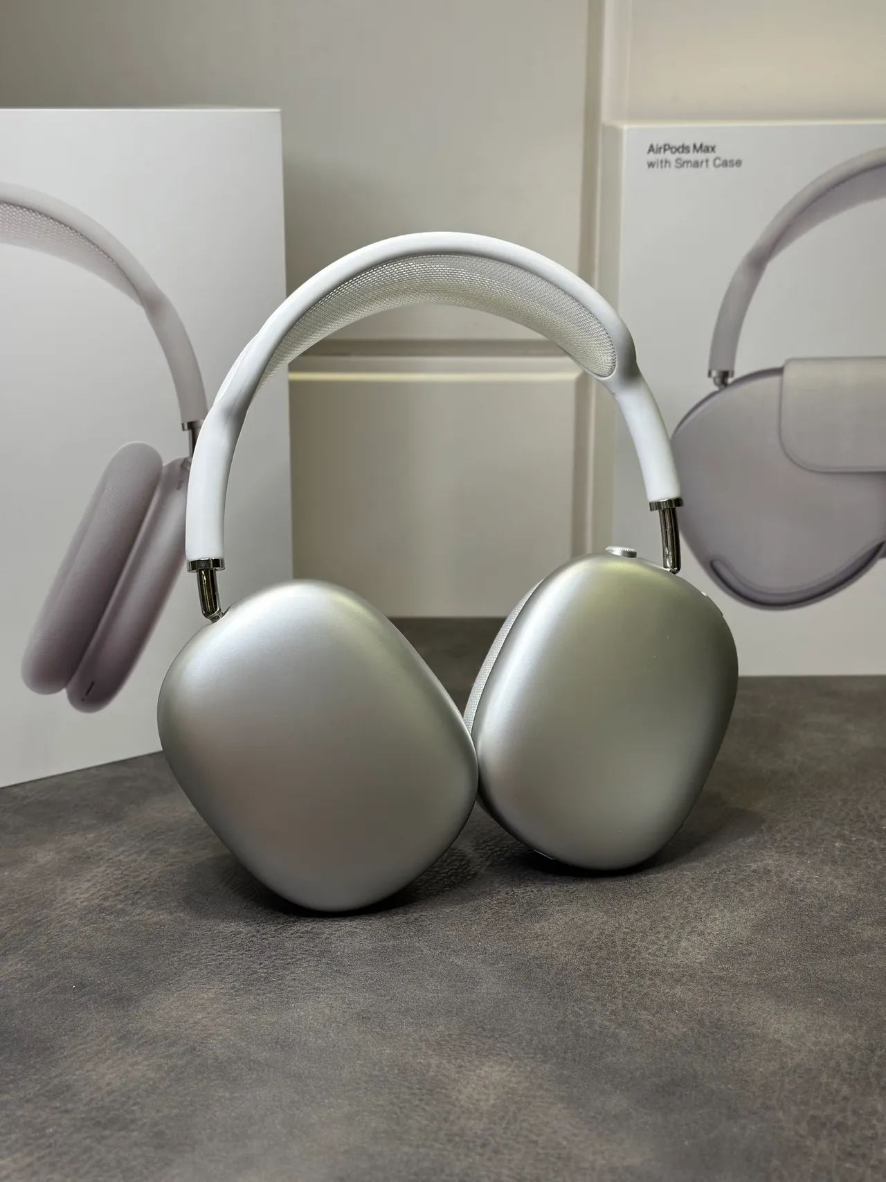 Apple AirPods Max White Over-ear Headphones 3