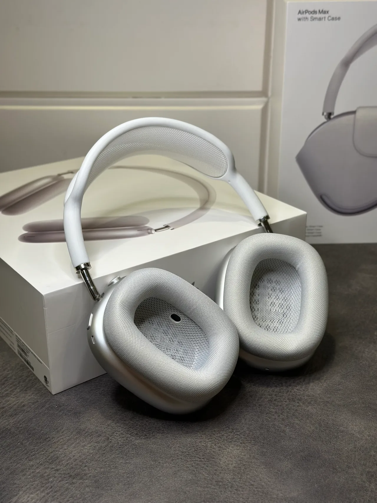 Apple AirPods Max White Over-ear Headphones 5