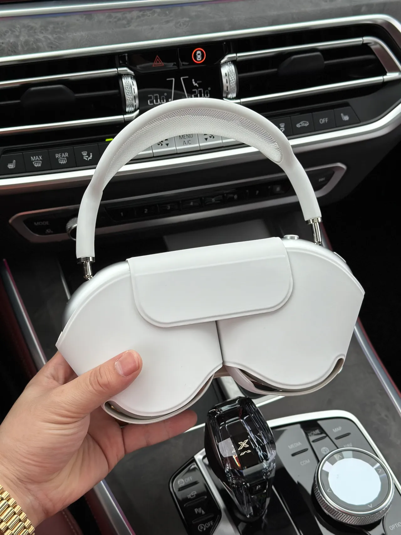 Apple AirPods Max White Over-ear Headphones 17