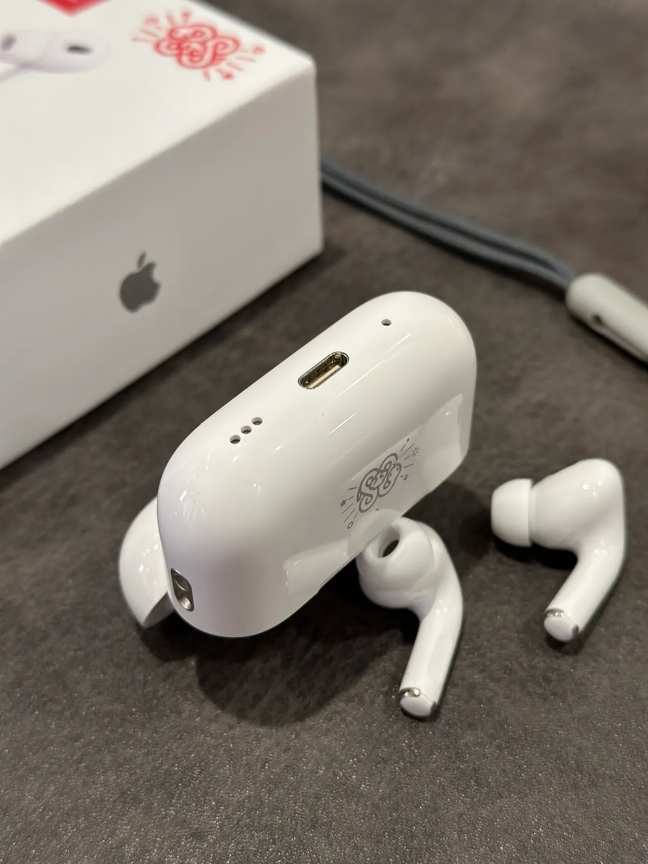 Apple AirPods Pro White Short-Stem Silicone-Tipped TWS Earbuds 7