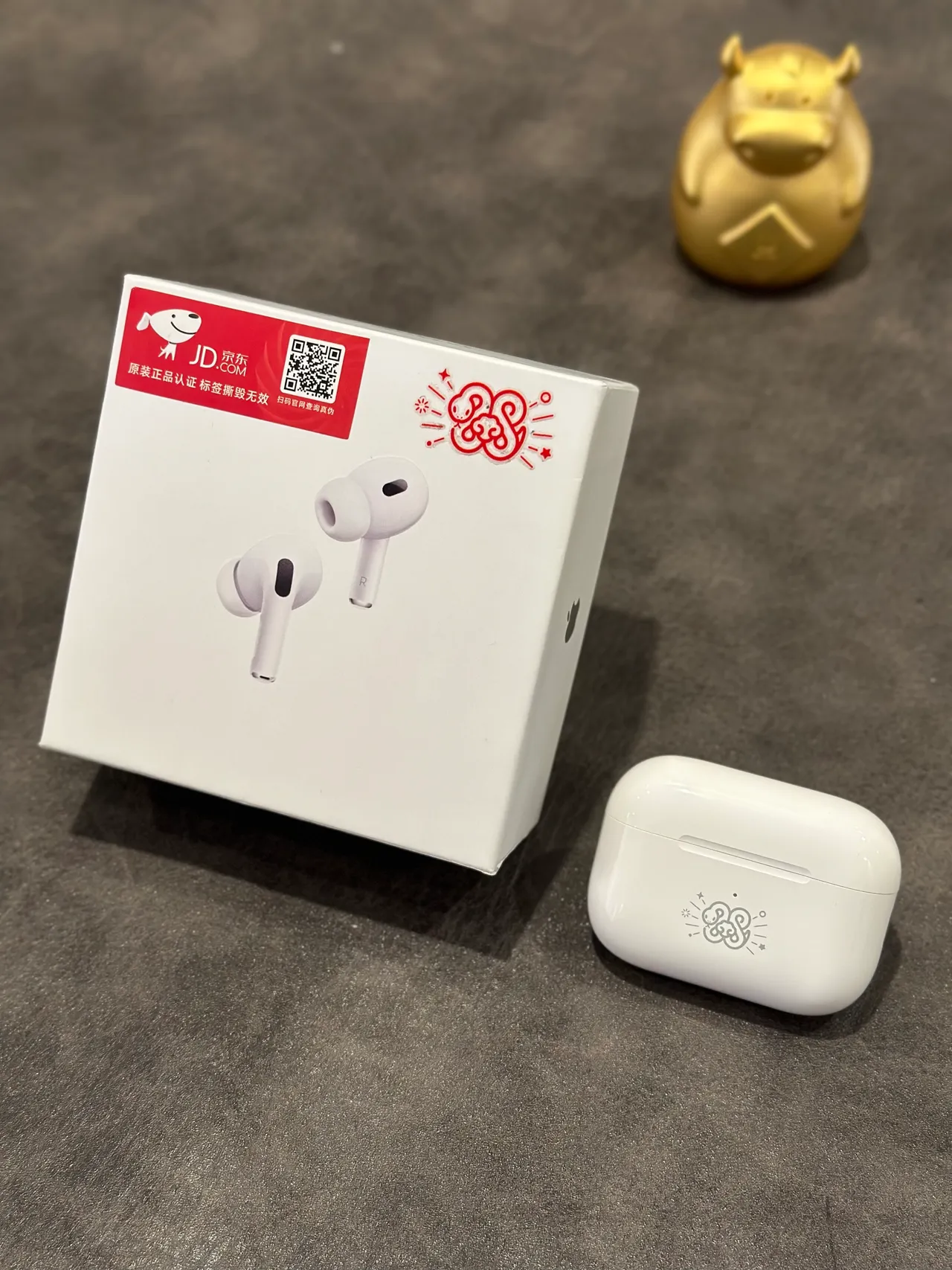 Apple AirPods Pro White Short-Stem Silicone-Tipped TWS Earbuds 12