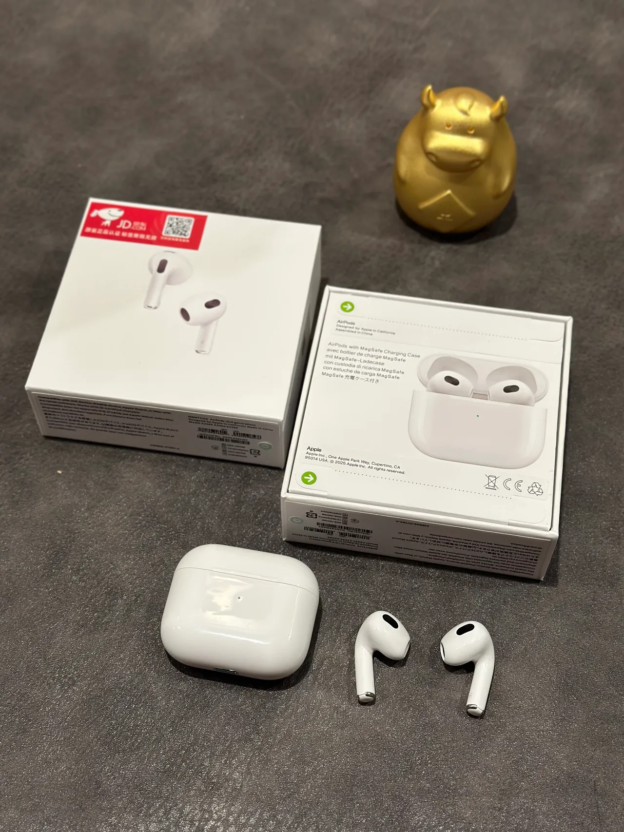 Apple AirPods White Black Stem-Style Compact TWS Earbuds 14