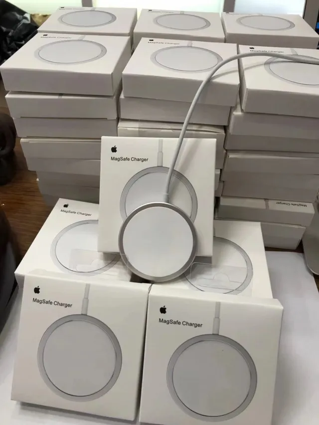Apple MagSafe White Silver Circular Disc Magnetic Ring Charger 4
