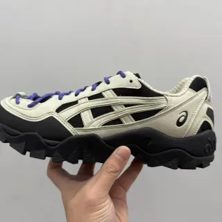 ASICS بيج أسود طبقي اصطناعي قفص نعل lug خشن أحذية رياضية لأسلوب الحياة