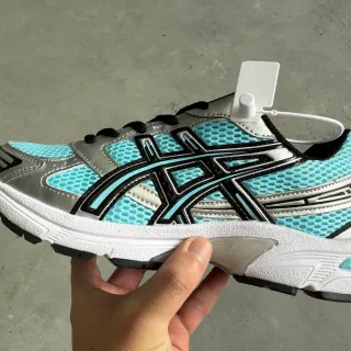 ASICS Gel-Kayano Light Blue Silver Black Running Shoes