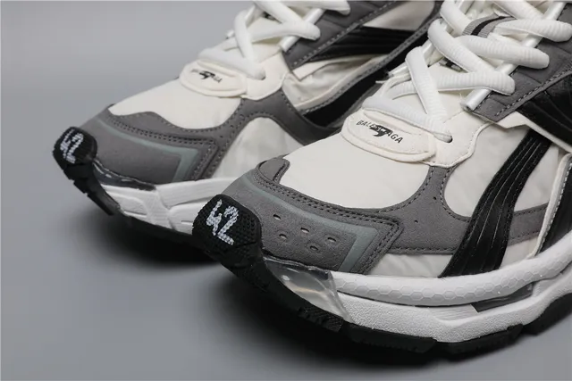 ASICS Runner Grey/White/Black Running Shoes 4