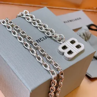 Balenciaga B Chain Plata Blanco Cadena Gruesa Enamel Relleno Colgante Collar
