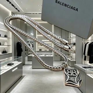 Balenciaga BB Chain قلادة فضة معدن