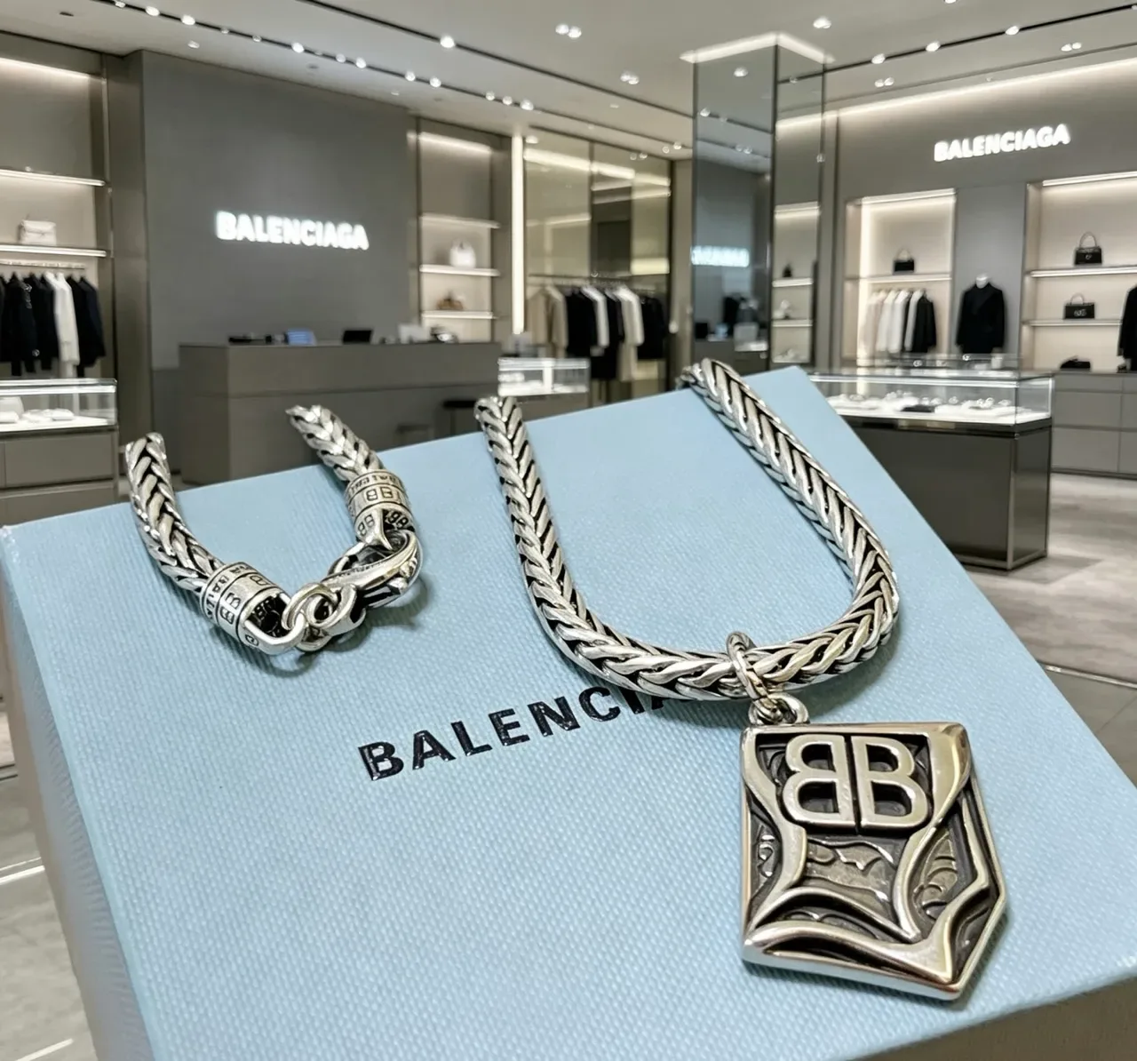 Balenciaga BB Chain Collier Argent Métal 2