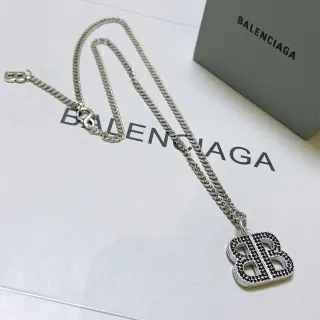 Balenciaga BB Pavé Double-B قلادة معلقة