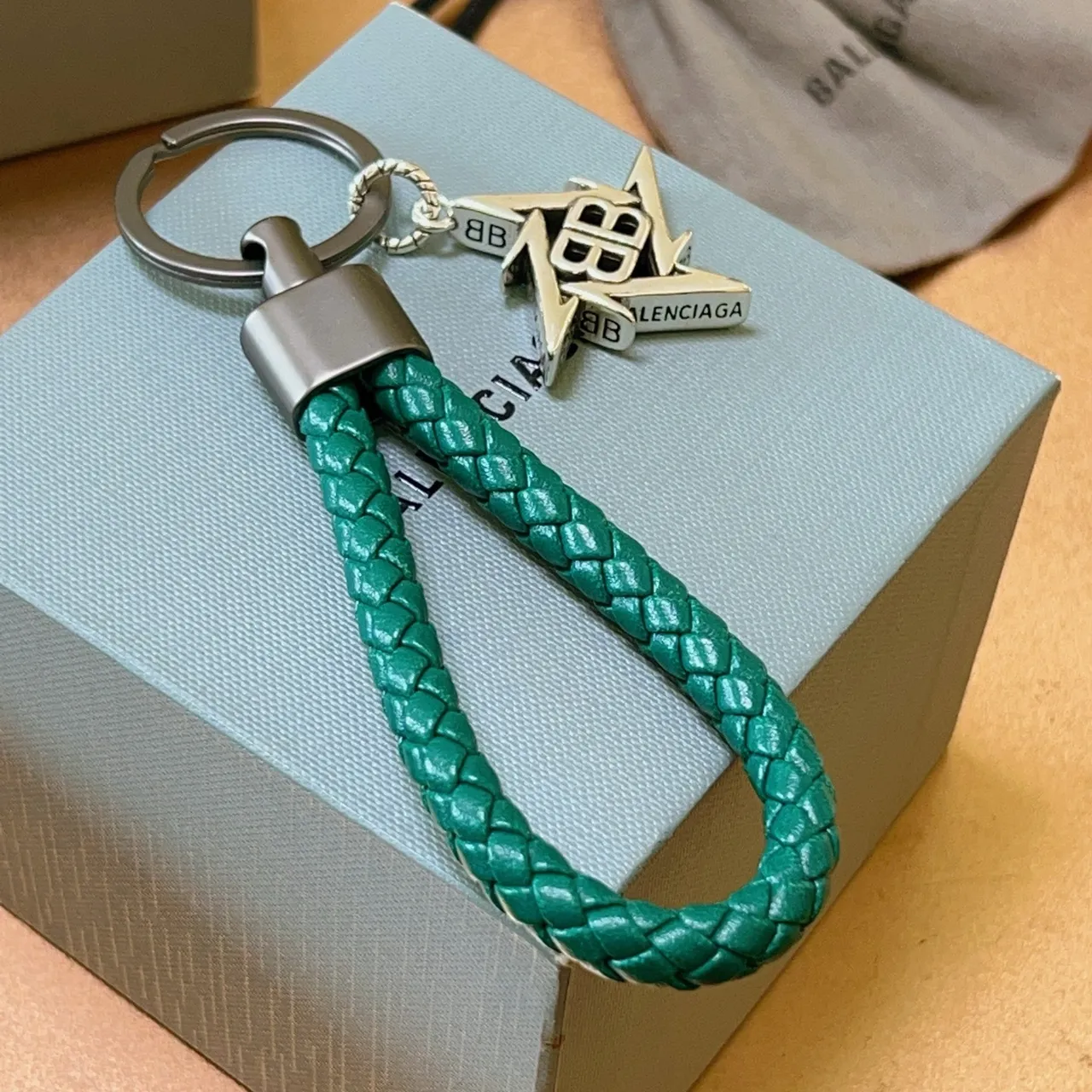 Balenciaga BB Star verde turquesa couro trançado chaveiro pulseira 2